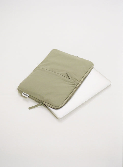 Dolgulu Laptop Kılıfı